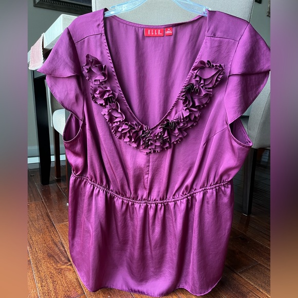 ELLE gorgeous plum blouse size 2X! Ruffled neckline & elastic waist! - Picture 1 of 10